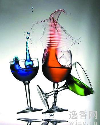 葡萄酒是目前世界上知識最復雜、風格最繁多的酒類，如果說它是一部天書，那么酒杯則可以說是葡萄酒的翻譯員。