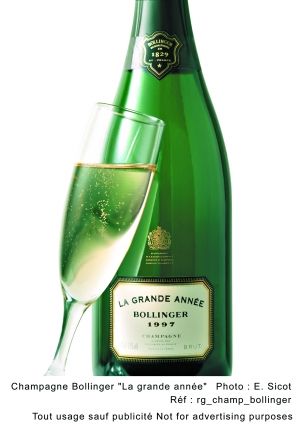 飛機上的杯酒人生