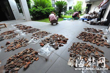 本次發掘出土了數以萬計的陶片，而且紋理各異