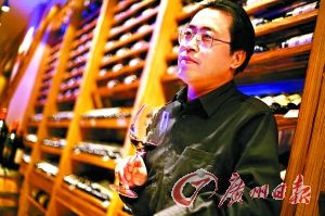 陳耀明：葡萄酒愛好者，專欄作者。