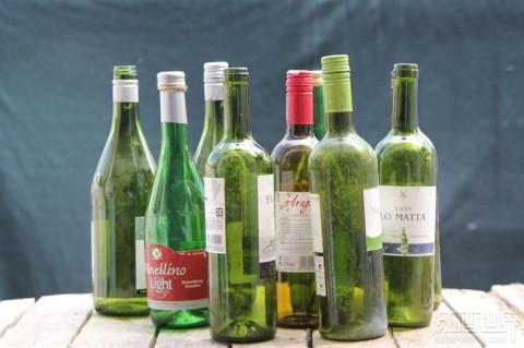 葡萄酒瓶變身精致的風鈴，送去新春祝福