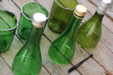 葡萄酒瓶變身精致的風鈴，送去新春祝福