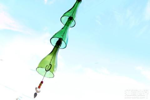 葡萄酒瓶變身精致的風鈴，送去新春祝福