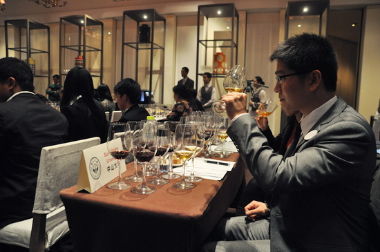 西財天府學生參加全球高校葡萄酒挑戰賽